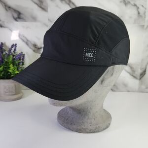 MEC Hat. 5 Panels Cap. Black Performance Adjustable